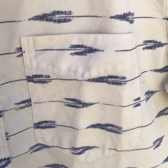 NWT American Eagle Men’s S Cream & Navy Retro Print Casual Button-Up Shirt - Picture 4 of 8